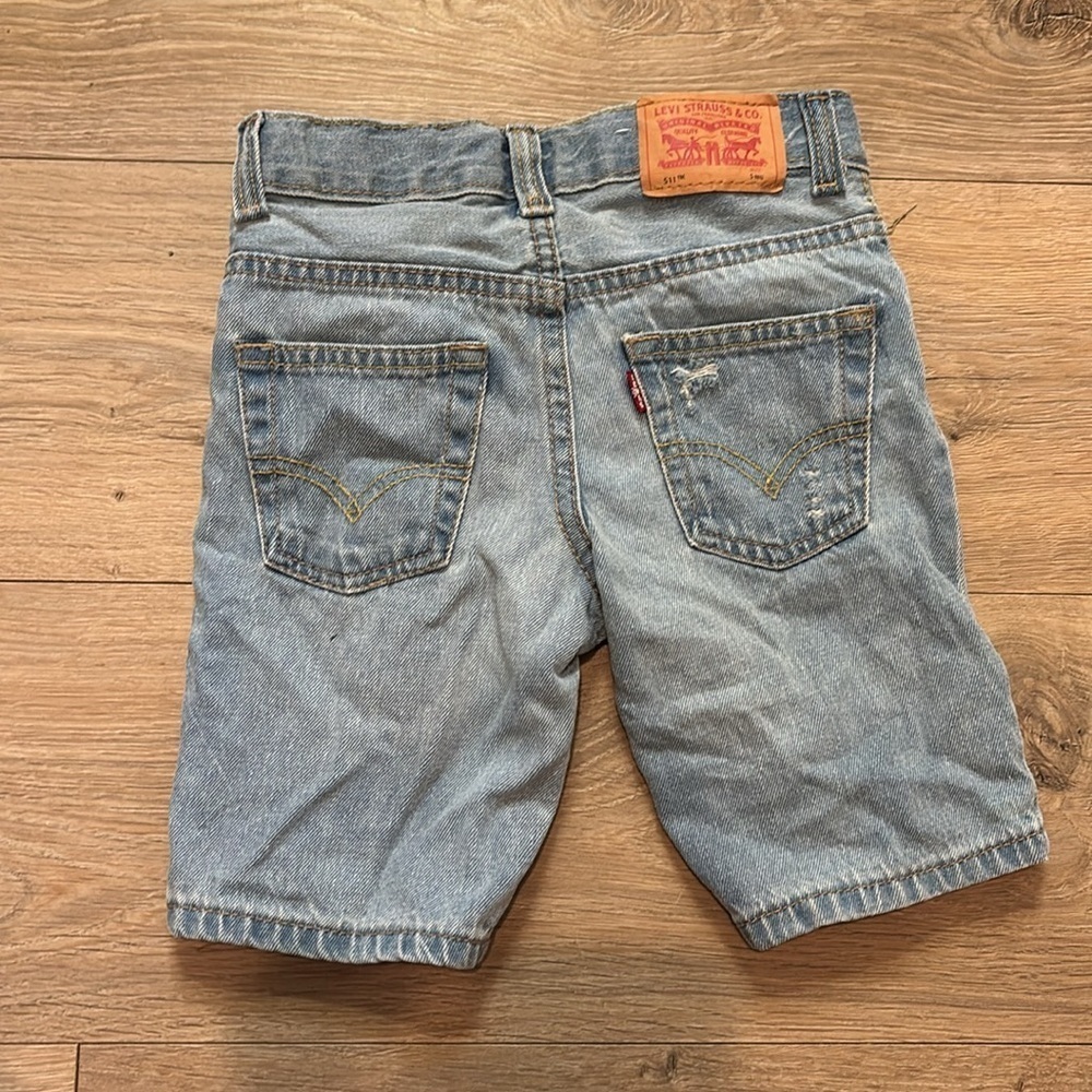 Levi's Blue Denim Shorts Classic Style Light Wash - Picture 4 of 4